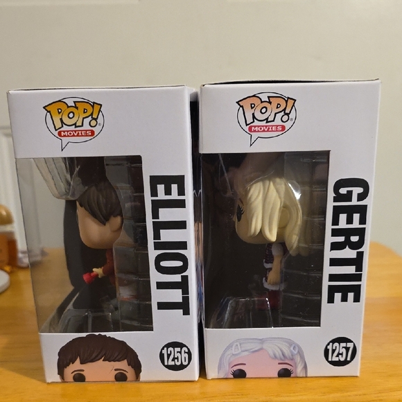 Funko Pop! E.T. Elliott and Gertie Vinyl Figures - Picture 2 of 4